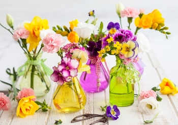 Stunning Summer Flower Arrangements You Can Do Yourself