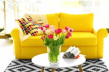 Invite Spring Into Your Home With a Bunch of Spring Blooms
